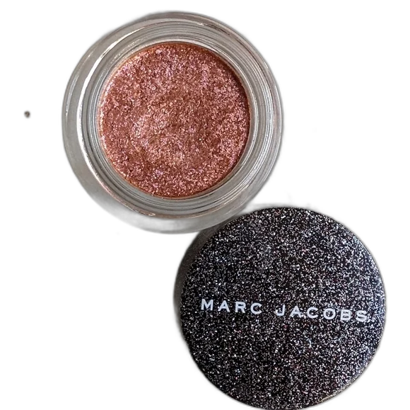 Marc Jacobs eyeshadow in shade On Brand