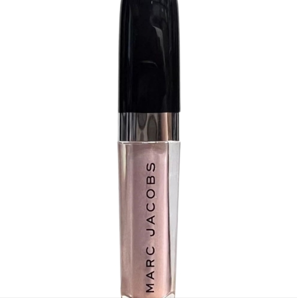 Marc Jacobs Born Star Cream to Powder Long Wear Eyeshadow