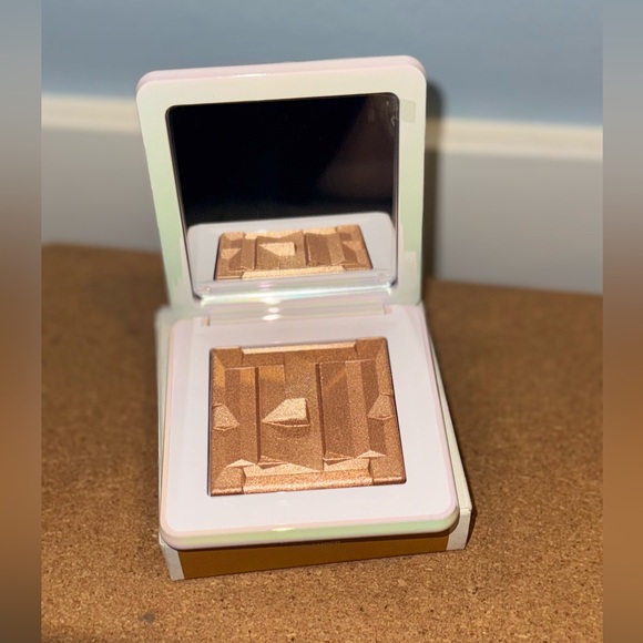 Haus Labs Bio-Radiant Gel-Powder Highlighter