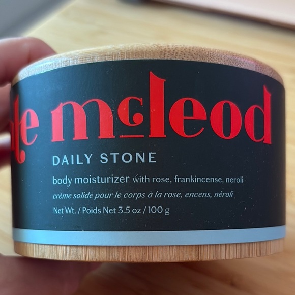 KATE MCLEOD Daily Stone Deep Moisturizing Lotion Bar