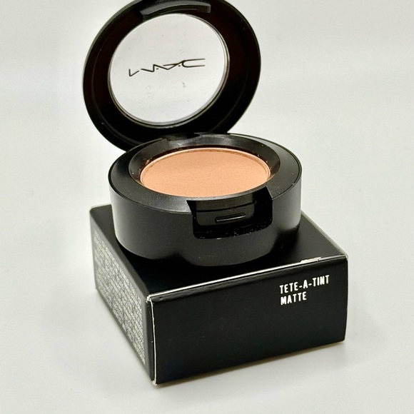 MAC Cosmetics Eyeshadow in Tete-a-Tint
