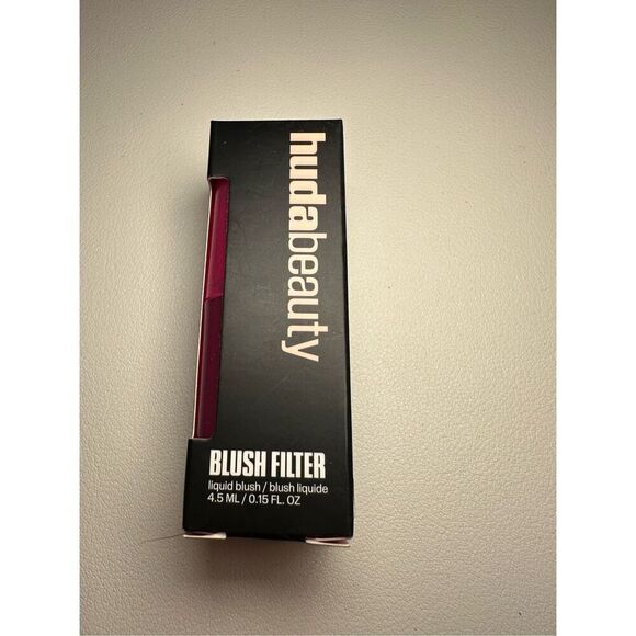 Huda Beauty INTENSE GUAVA