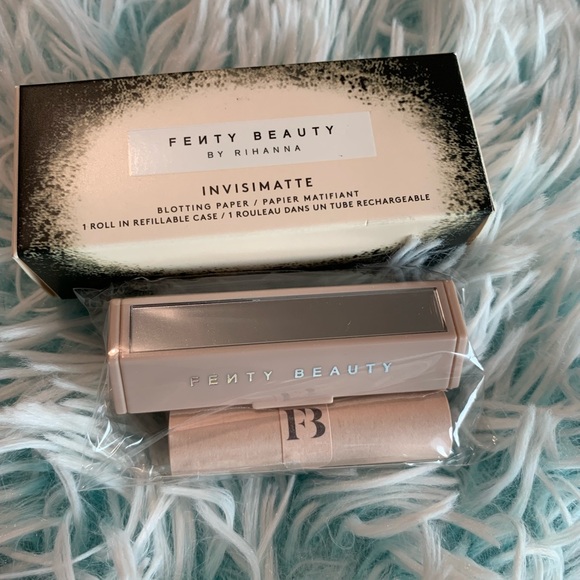 Fenty Beauty Invisimatte Blotting Paper